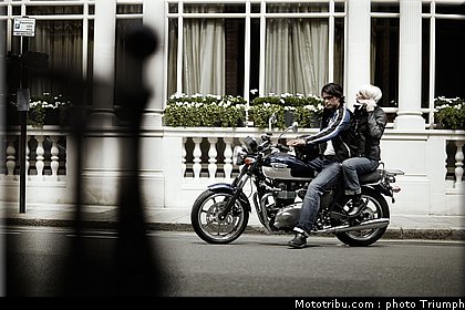 triumph_bonneville_se_2_2010.jpg