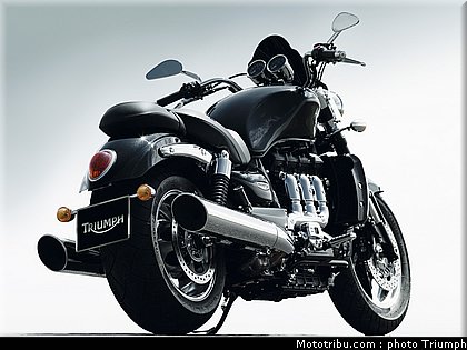 triumph_rocket_III_roadster_1_2010.jpg