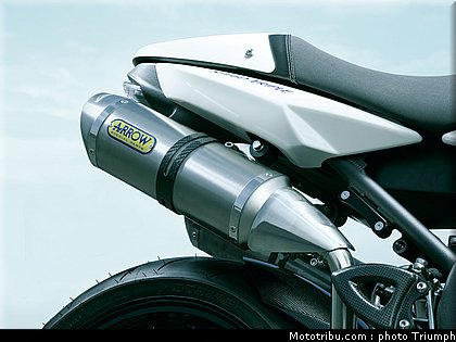 triumph_speed_triple_1_2010.jpg