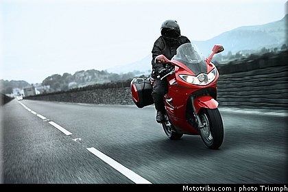 triumph_sprint_st_1_2010.jpg