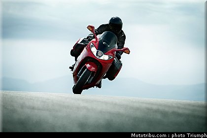 triumph_sprint_st_3_2010.jpg