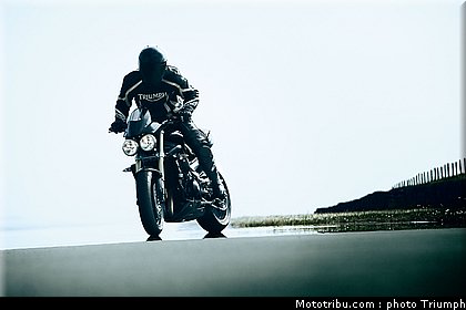 triumph_street_triple_2_2010.jpg