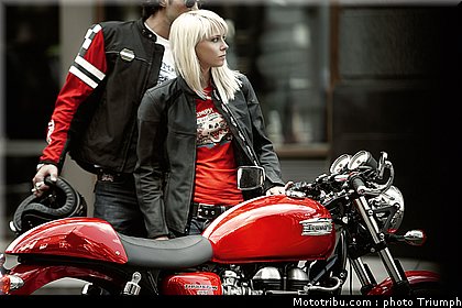triumph_thruxton_2_2010.jpg