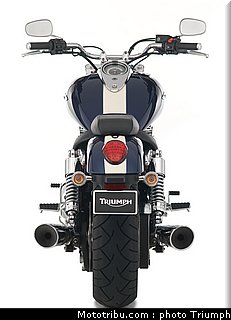 triumph_thunderbird_3_2010.jpg