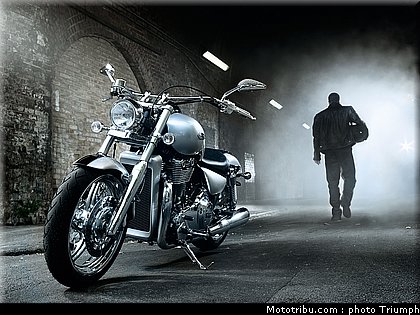 triumph_thunderbird_6_2010.jpg