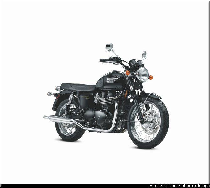 triumph_2011_bonneville_t100_4