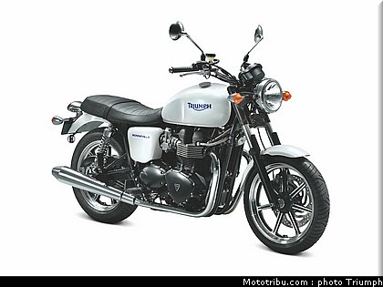 triumph_2011_bonneville_1.jpg