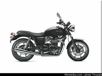 triumph_2011_bonneville_4.jpg