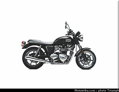 triumph_2011_bonneville_se_7.jpg