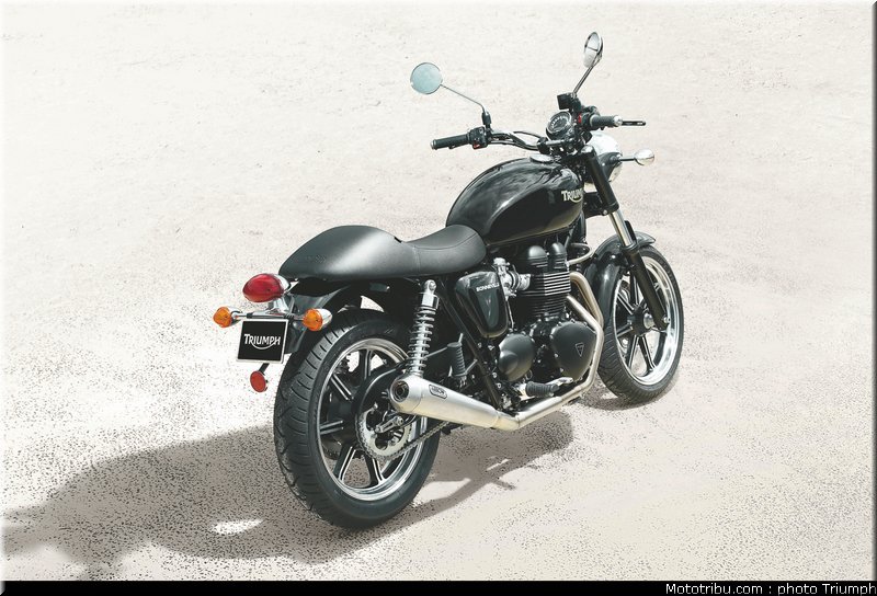 triumph_bonneville_2_2012