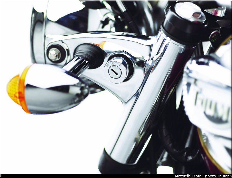 triumph_bonneville_accessoires_23_2012