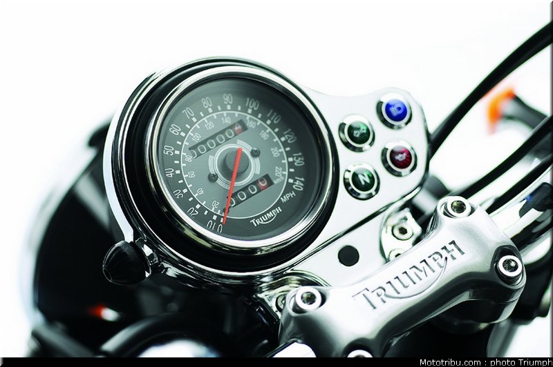 triumph_bonneville_accessoires_35_2012