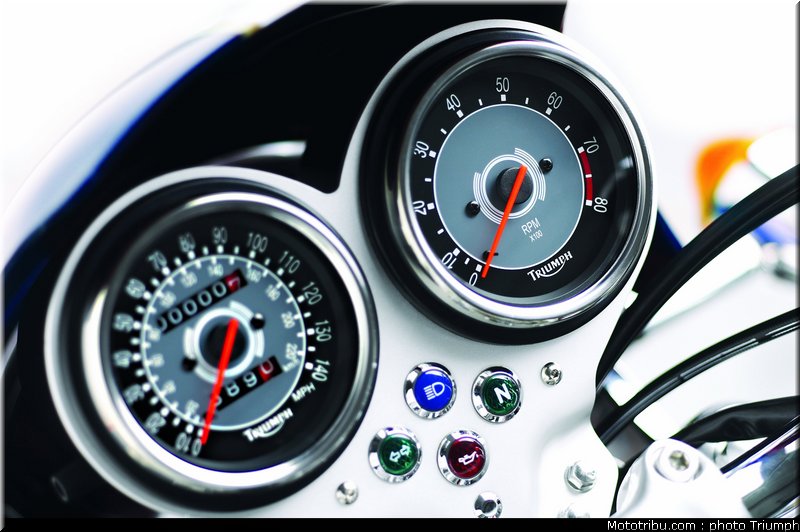 triumph_bonneville_accessoires_36_2012