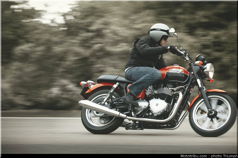 triumph_bonneville_se_05_2012