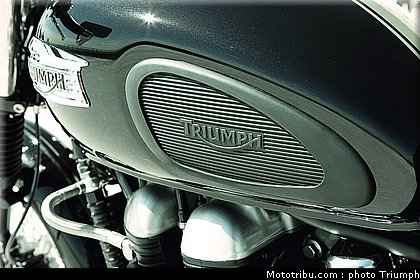 triumph_bonneville_accessoires_07_2012.jpg