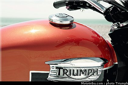 triumph_bonneville_accessoires_10_2012.jpg