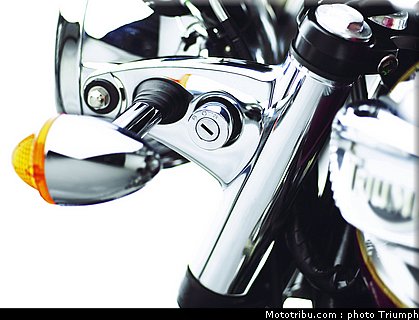 triumph_bonneville_accessoires_23_2012.jpg