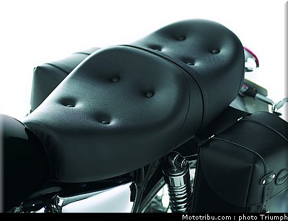 triumph_bonneville_accessoires_24_2012.jpg