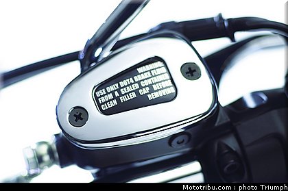 triumph_bonneville_accessoires_27_2012.jpg