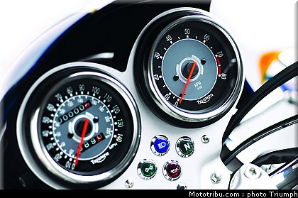 triumph_bonneville_accessoires_36_2012.jpg