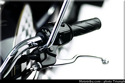 triumph_bonneville_accessoires_46_2012.jpg