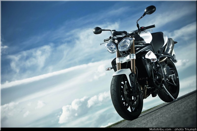 002_triumph_speed_triple_002_2012