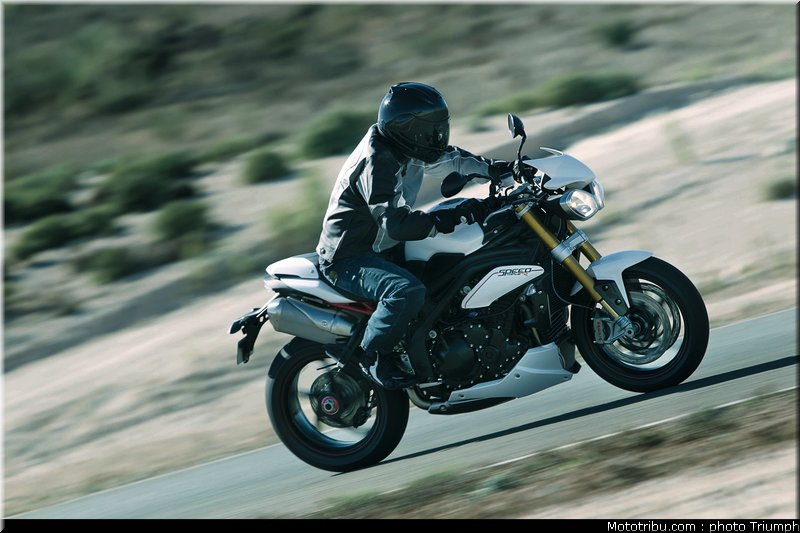 013_triumph_speed_triple_r_002_2012