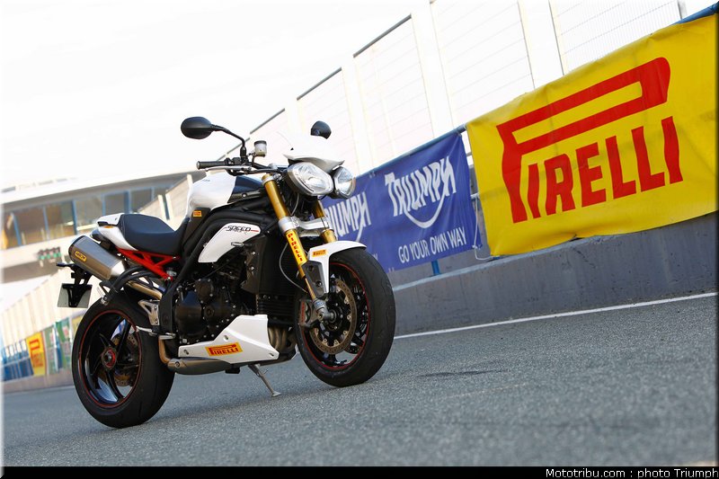 017_triumph_speed_triple_r_006_2012