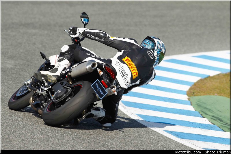 020_triumph_speed_triple_r_009_2012