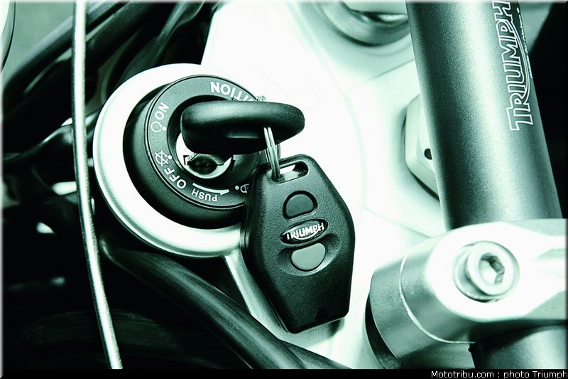 022_triumph_accessoire_001_speed_triple_2012