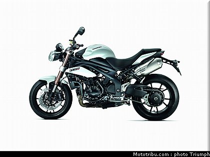 008_triumph_speed_triple_008_2012.jpg