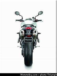 011_triumph_speed_triple_011_2012.jpg