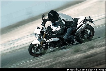 014_triumph_speed_triple_r_003_2012.jpg