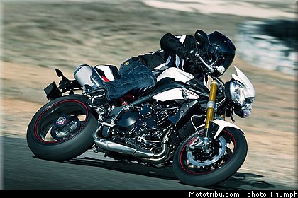 016_triumph_speed_triple_r_005_2012.jpg