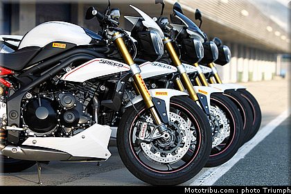 019_triumph_speed_triple_r_008_2012.jpg