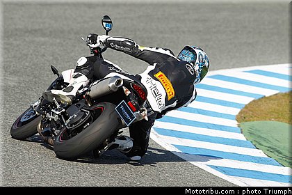 020_triumph_speed_triple_r_009_2012.jpg