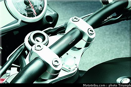 023_triumph_accessoire_002_speed_triple_2012.jpg