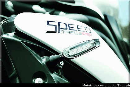 028_triumph_accessoire_007_speed_triple_2012.jpg