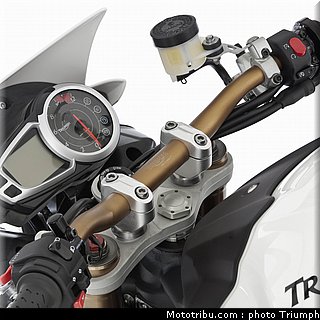 032_triumph_accessoire_011_speed_triple_2012.jpg
