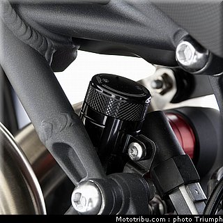 033_triumph_accessoire_012_speed_triple_2012.jpg