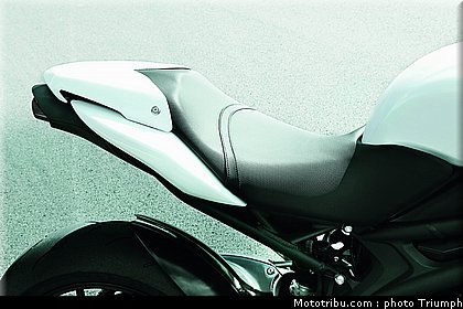 037_triumph_accessoire_016_speed_triple_2012.jpg