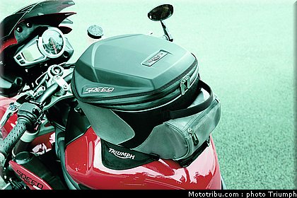 042_triumph_accessoire_021_speed_triple_2012.jpg