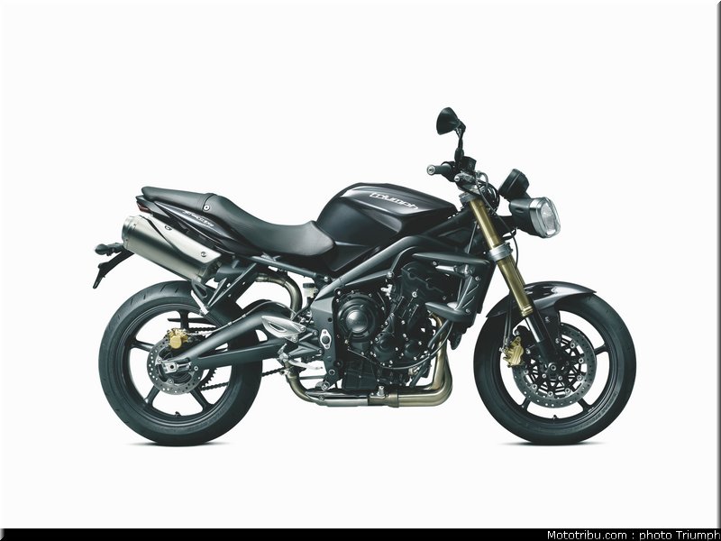 triumph_012_street_triple_2012_008