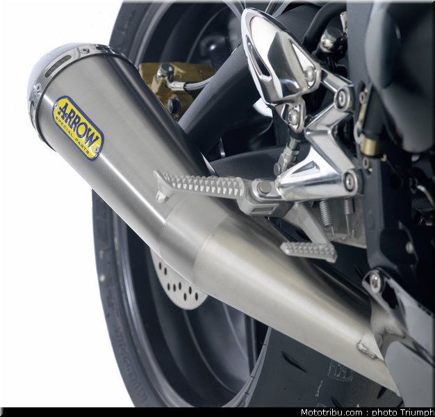triumph_017_street_triple_2012_010