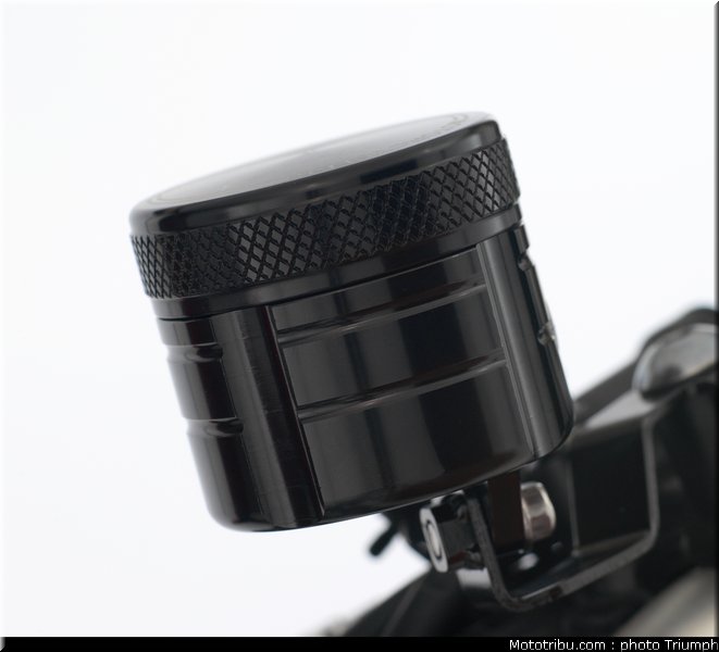 triumph_022_street_triple_2012_015