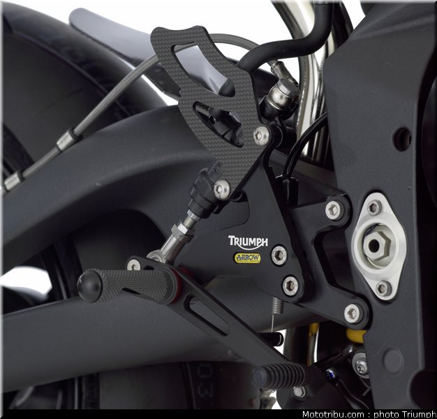 triumph_026_street_triple_2012_019