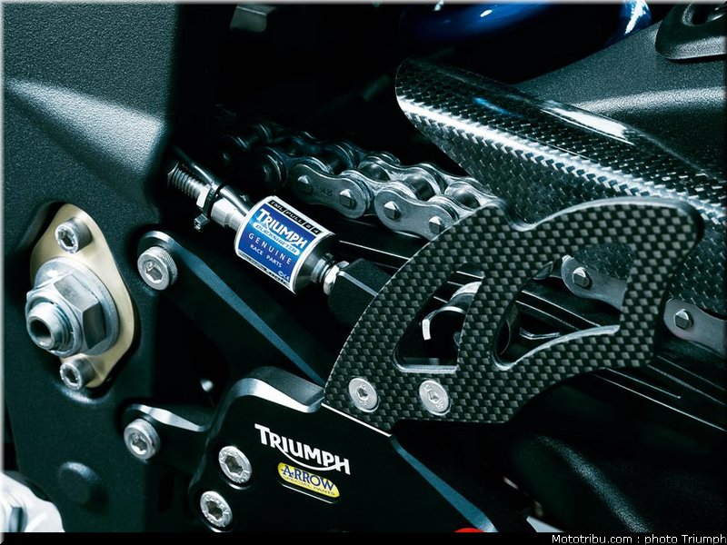 triumph_046_street_triple_2012_039