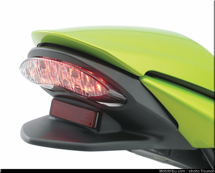 triumph_051_street_triple_2012_044