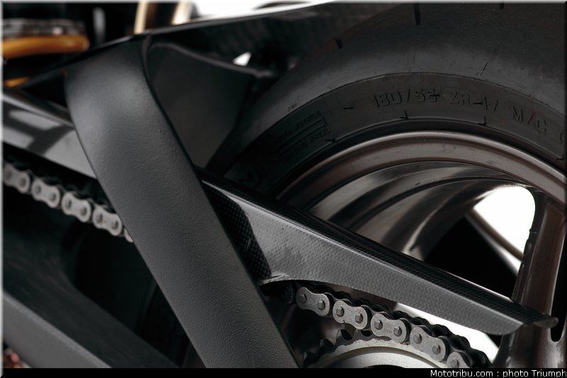 triumph_057_street_triple_2012_050