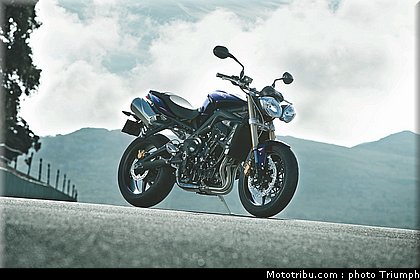 triumph_002_street_triple_2012_002.jpg